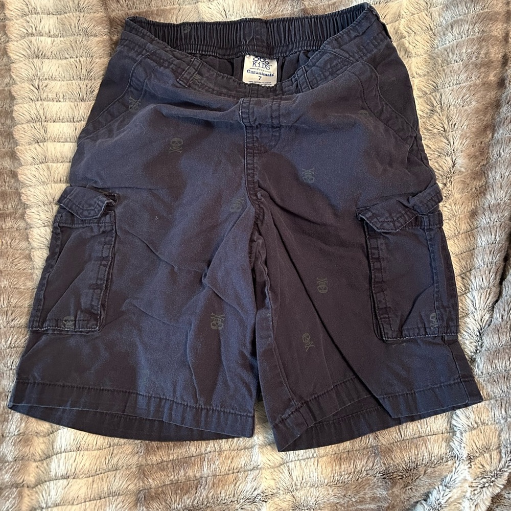 Navy blue pull shorts size 7, light skull print